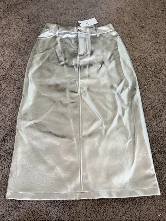 7 For All Mankind Dresses & Skirts - 7 For All Mankind Silver Metallic Pencil Skirt